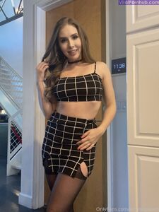 Fuites de la dernière photo nue de Lena Paul sur Onlyfans