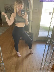 Fuites de la dernière photo nue de Lena Paul sur Onlyfans