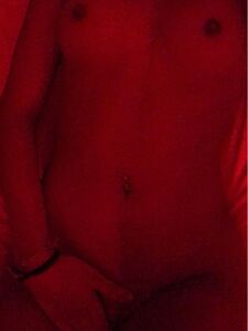 克拉丽莎的Snapchat裸照泄露