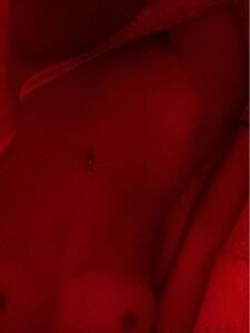 克拉丽莎的Snapchat裸照泄露