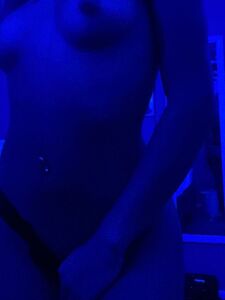 克拉丽莎的Snapchat裸照泄露