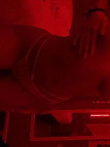 克拉丽莎的Snapchat裸照泄露