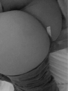 克拉丽莎的Snapchat裸照泄露