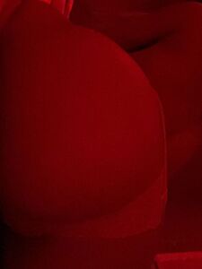 克拉丽莎的Snapchat裸照泄露