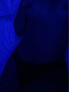 克拉丽莎的Snapchat裸照泄露