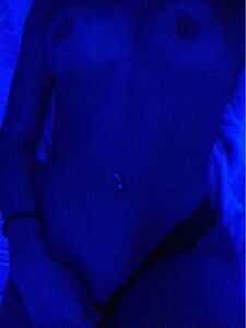 克拉丽莎的Snapchat裸照泄露