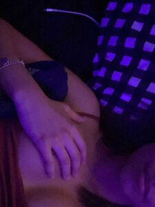 克拉丽莎的Snapchat裸照泄露