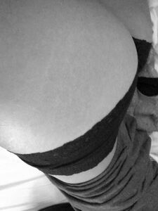 克拉丽莎的Snapchat裸照泄露