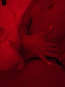 克拉丽莎的Snapchat裸照泄露