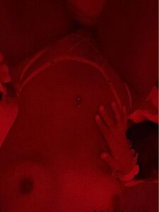 克拉丽莎的Snapchat裸照泄露