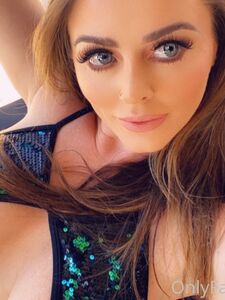 Vazamentos da última foto nua de Sophie Dee no Onlyfans