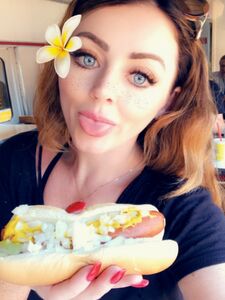 Vazamentos da última foto nua de Sophie Dee no Onlyfans