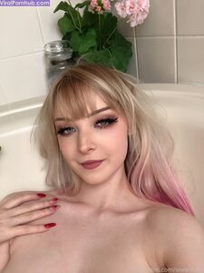 Последние утечки обнаженных фотографий Sneesnaw на Onlyfans