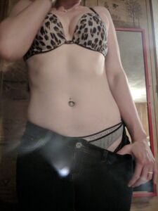 HUGE photo leak of early RoseThorneQOS photos