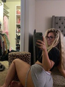 Filtraciones de la última foto desnuda de Haleighcox en Onlyfans