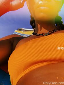 AevonVanessa 独家 OnlyFans 泄露的裸照