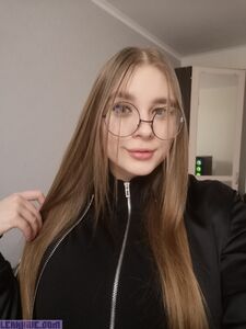 Lucy Laistner exklusive OnlyFans geleakte Nacktbilder
