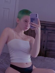 InnocentxangelxことHannahhxpierceeの独占OnlyFansリークヌード