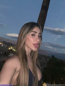 Esterbron 独家 OnlyFans 泄露的裸照