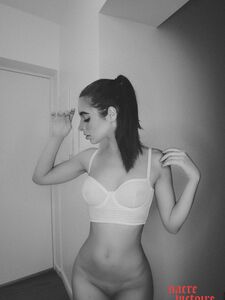 Nacre Victoire esclusivo OnlyFans nudi trapelati