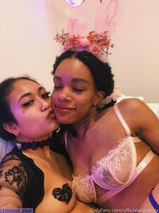 OfficialAngelineX独家OnlyFans泄露的裸照